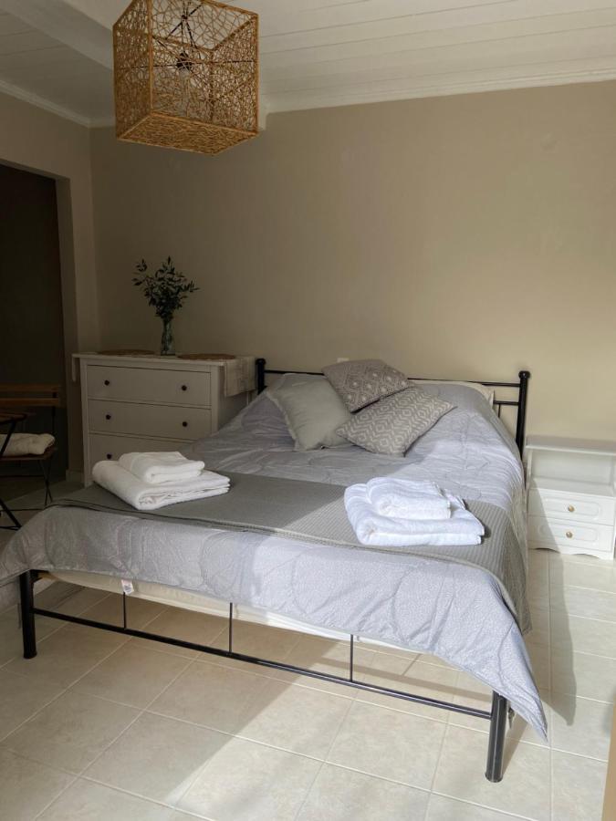 Appartamento Pepper Tree Aegina Esterno foto