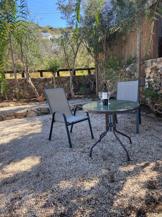 Appartamento Pepper Tree Aegina Esterno foto